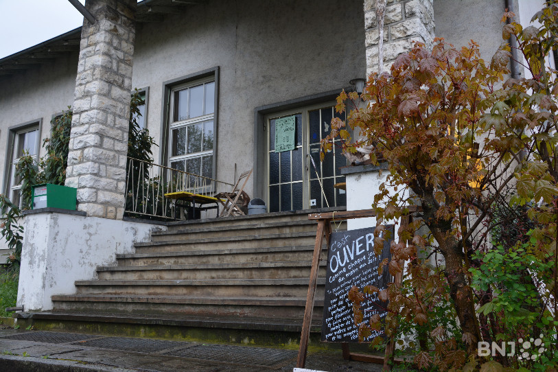 Le bâtiment sur le site des Rondez héberge depuis trois ans l'association La Cantine.