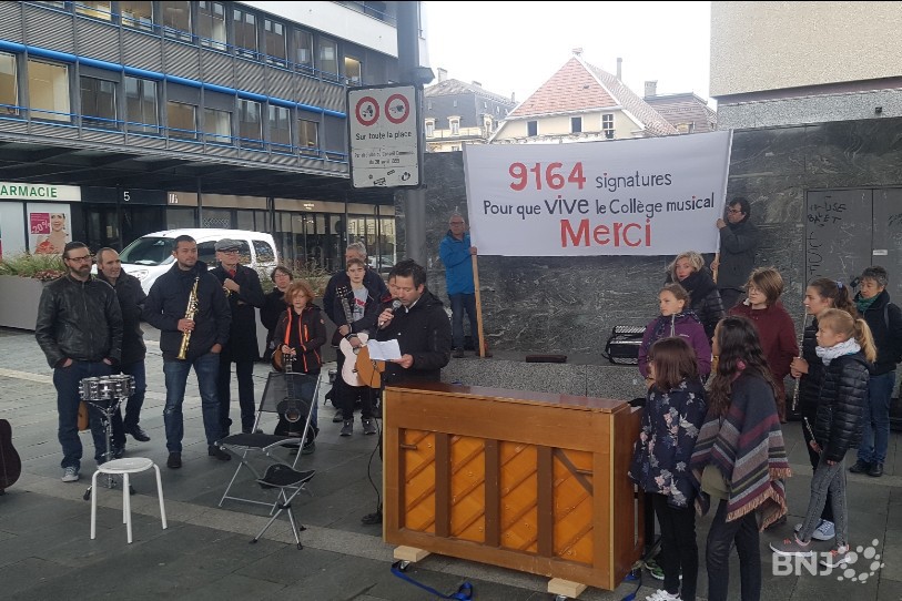 Une centaine de personnes se sont mobilisées ce mercredi sur Espacité.