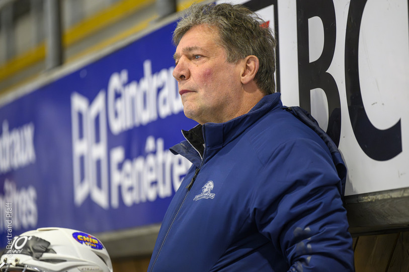 Eric Lamoureux et le HC Neuchâtel Université continuent sur leur lancée en championnat (photo : archives, Bertrand Pfaff).