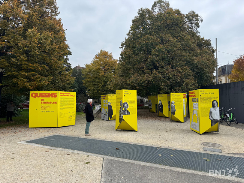Des blocs jaunes fluo pour visibiliser les femmes en génie civil.