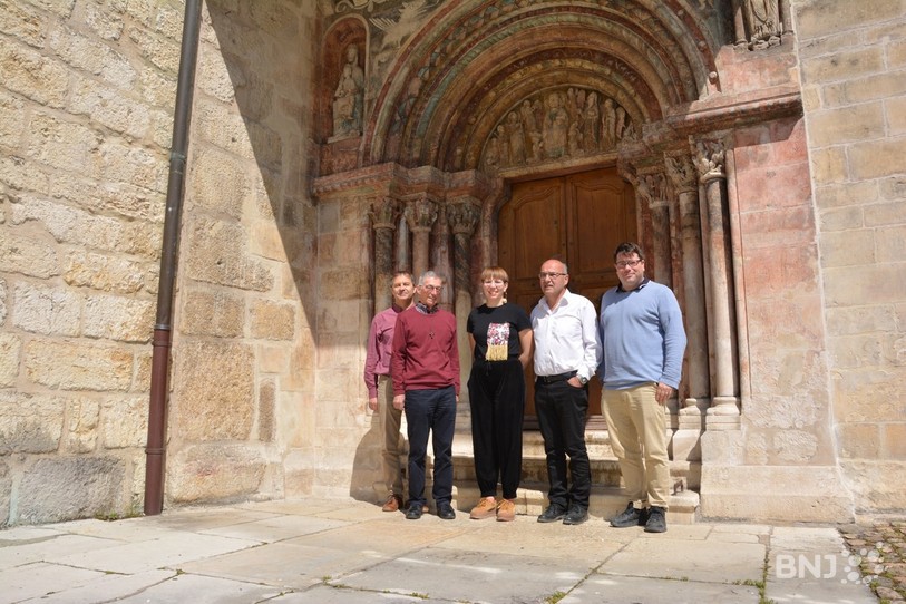 Une partie du comité de pilotage des festivités du 1400e (de gauche à droite) : Philippe Charmillot et Pierre Rebetez (membres de l'équipe pastorale), Louison Bühlmann (cheffe du projet), Charles Girardin (responsable des finances) et Patrick Godat (membre de l'équipe pastorale).