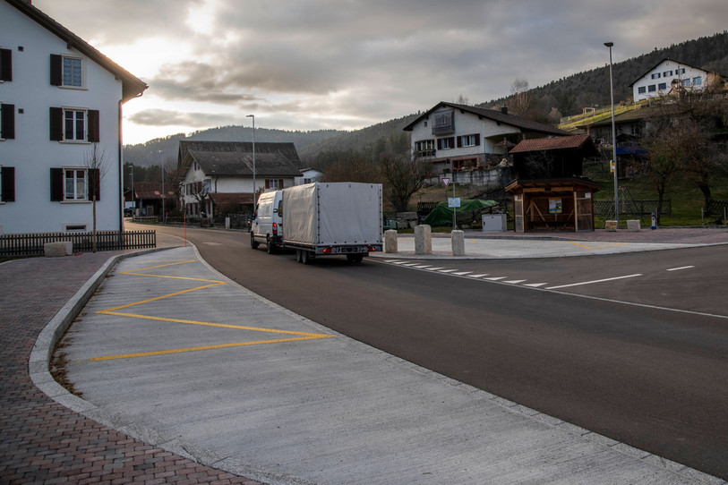 De nouveaux aménagements ont été réalisés le long de la route cantonale fraîchement rénovée. (Photo : municipalité de Saicourt)