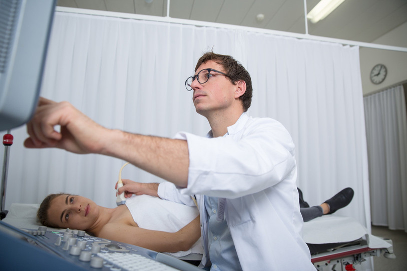 Jérôme Mathis est responsable du nouveau centre du sein présenté par le Centre Hospitalier Bienne. (Photo : CHB)