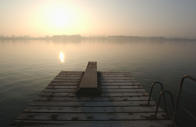 Les règles de distanciation sociale restent de mise, y compris au bord du lac. (Photo : Chambre économique Biel-Bienne/Seeland)