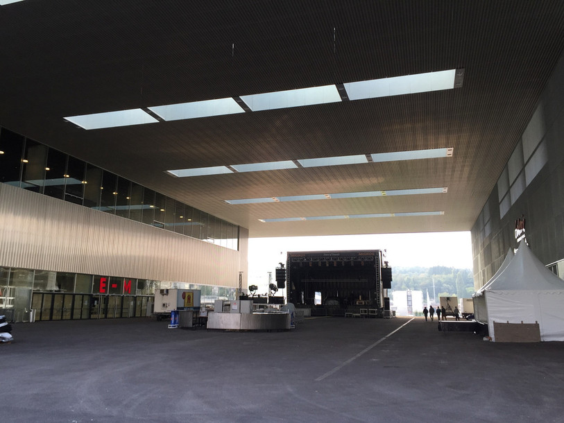 La place publique de la Tissot Arena restera ouverte pendant les travaux. (Photo : tissoarena.ch)