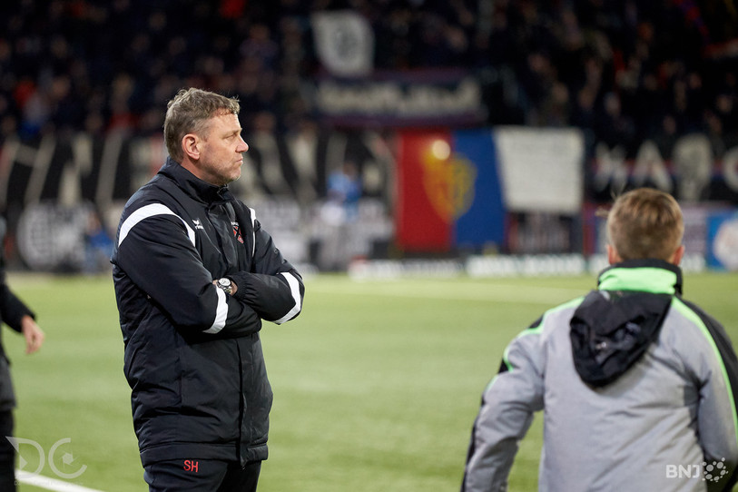 Stéphane Henchoz et Xamax ont encore des barrages à disputer.