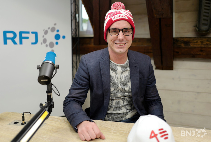 Guillaume Lachat, directeur de JuraTourisme a choisi le bonnet pour la photo, histoire d’appeler l’été !