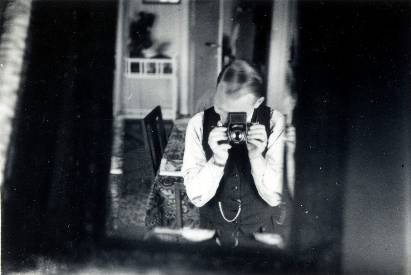 Les images fournies par le photographe sélectionné paraîtront dans l'espace public sur les panneaux du fOrum culture et dans la revue Intervalles. (Image : Mémoires d’Ici, Fonds Alain Droz).