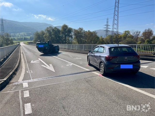 L'accident s'est produit à la sortie de l'A16 à Bassecourt, à la hauteur du cédez-le-passage (photo: police cantonale jurassienne).
