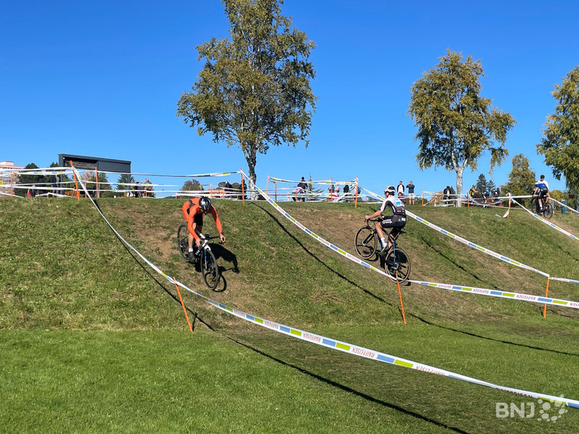 Courtes montées et descentes, virages à gogo... C'est le joyeux principe du cyclocross.