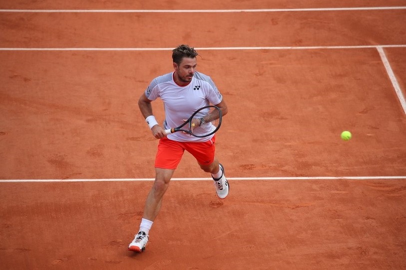 Stan Wawrinka a décroché de haute lutte le droit de défier Roger Federer mardi en quarts de finale. (photo : Twitter/Roland-Garros)