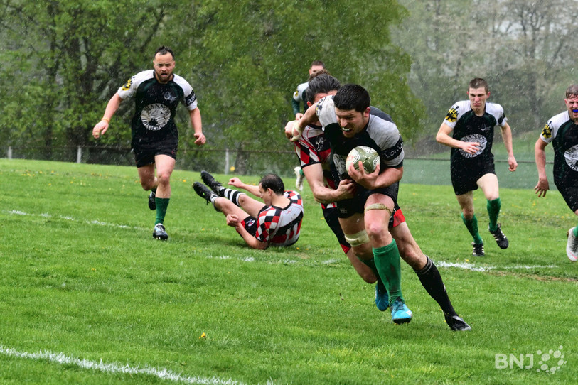 L'UJR a dû s'arracher pour dominer ses adversaires à domicile et jouer avec les conditions météorologiques (photo : Georges Henz).