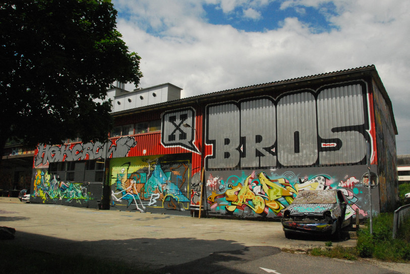 Les locaux du X-Project à Bienne ont fait l'objet d'une perquisition policière. (Photo: archives)