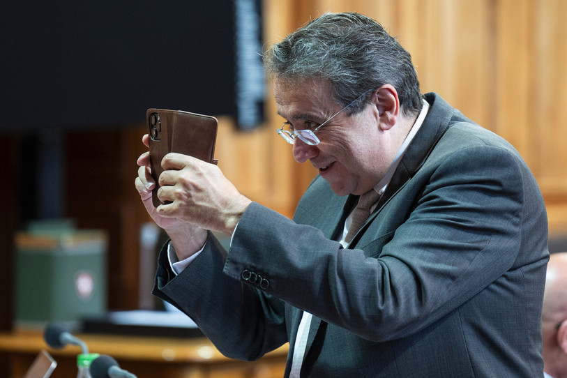 Le conseiller aux Etats PLR vaudois Pascal Broulis a déposé une motion qui propose un poste de secrétaire d'Etat aux transports. (Photo : Keystone / Peter Schneider).