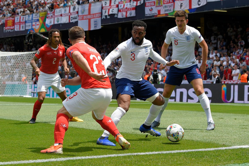 La Suisse de Xherdan Shaqiri et Kevin Mbabu s'est accrochée face aux Anglais, mais les tirs au but n'ont pas tourné en sa faveur. (Photo: Twitter/UEFA Nations League)