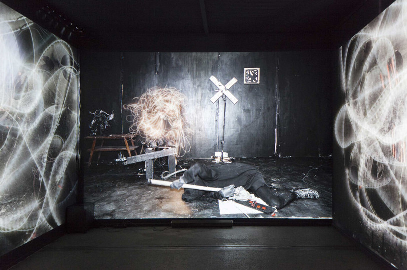Le travail de l'artiste jurassien est exposé à Bâle. (photo: Augustin Rebetez)