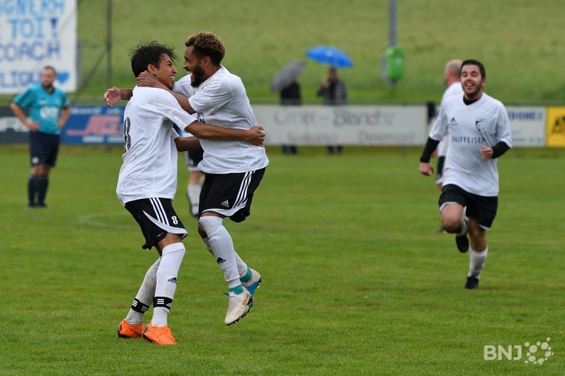 La joie des deux buteurs du FCC : Esteban Mahon (à gauche) et Ghuist Gouffran (photo : Georges Henz).