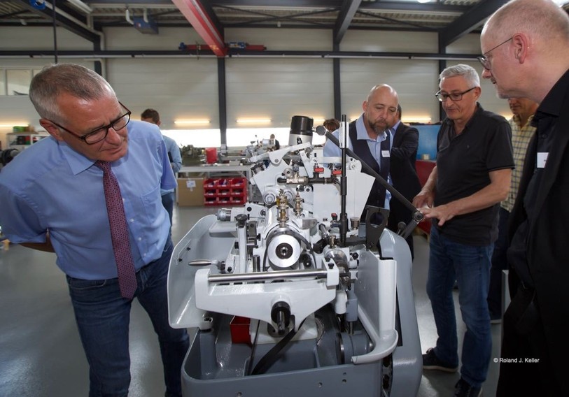 Plusieurs entreprises régionales ont ouvert leurs portes dans le cadre des journées de la presse organisées pas l’Association des fabricants de décolletages et de taillages (photo : Roland J. Keller).