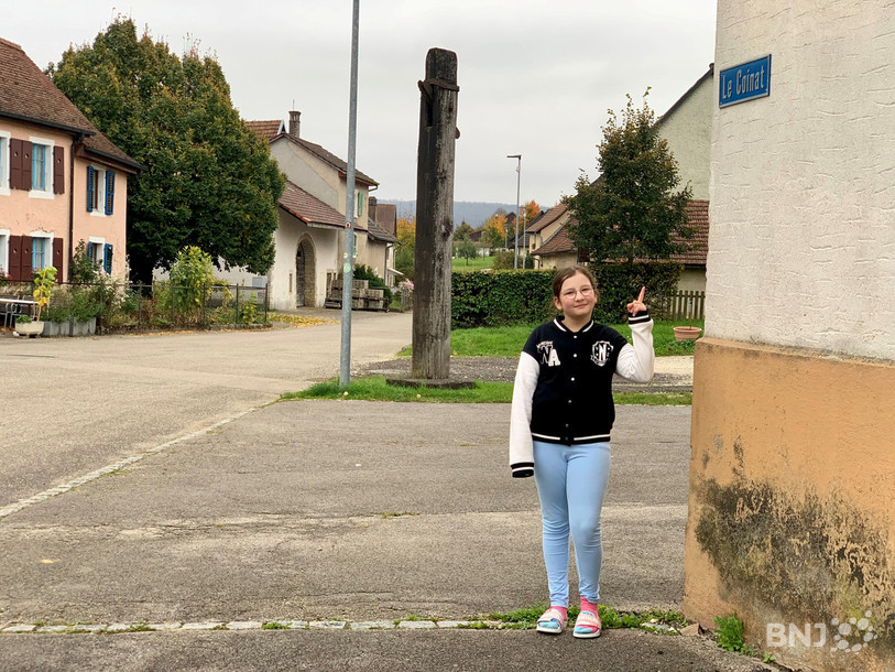 Chloé est fière d'avoir accueilli « La Balade jurassienne » au Coinat à Fahy.