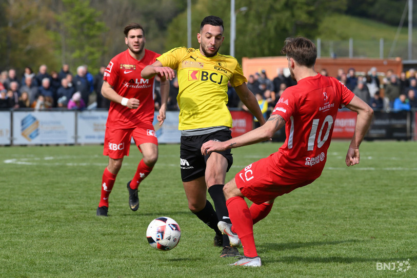 La joie du buteur Steve Antunes Coelho, félicité par Pascal Lachat. (Photo : Georges Henz)