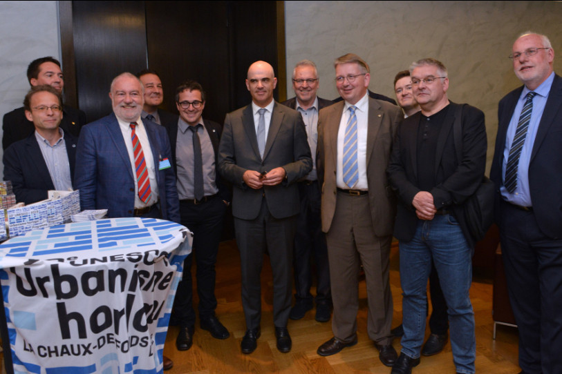Alain Berset est venu saluer la délégation neuchâteloise, composée des parlementaires, des représentants des Villes et du Canton, ainsi que du président de la