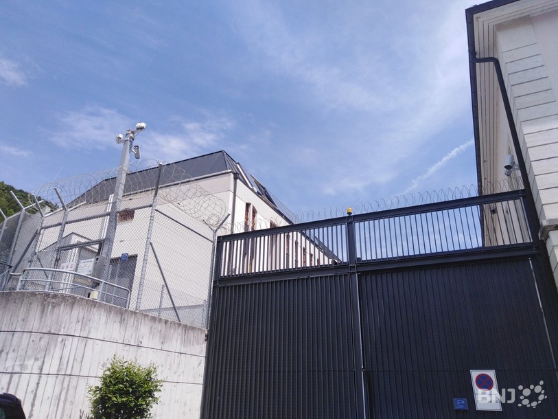 La prison régionale de Moutier figure sur la listes des biens immobiliers du canton de Berne dans la cité prévôtoise. 