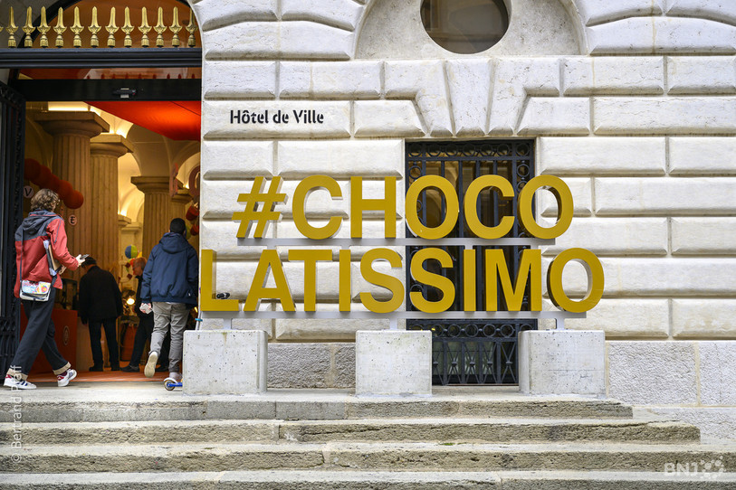 Le péristyle de l’Hôtel de Ville de Neuchâtel accueillera la manifestation du 1er au 8 novembre (Photo : Bertrand Pfaff).