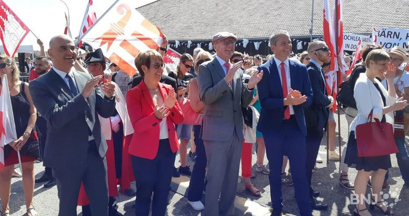 Le conseiller fédéral Alain Berset était présent aux festivités du 40 du Canton, ici avec Nathalie Barthoulot, ministre jurassienne de l'Intérieur, Gabriel Voirol, président du Parlement jurassien, et David Eray, ministre jurassien de l'environnement.