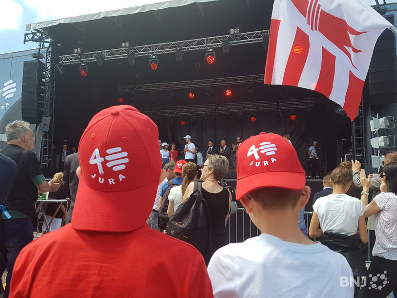 Plusieurs milliers de Jurassiens se sont réunis à Saignelégier pour fêter l'anniversaire du Canton.