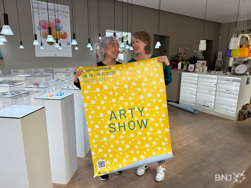 Gema Barrera (à gauche) et Clémentine Pfister (à droite) sont co-organisatrices d'Arty Show Neuchâtel.