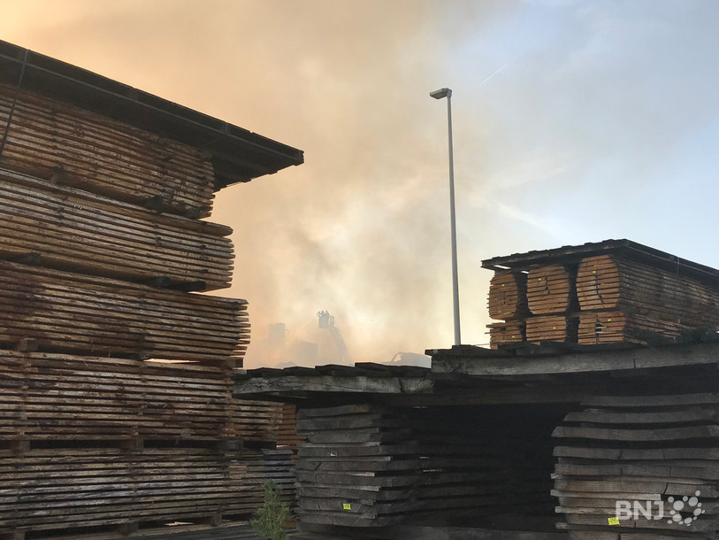 La fumée qui s'est échappée du site était visible depuis loin à la ronde en Ajoie.
