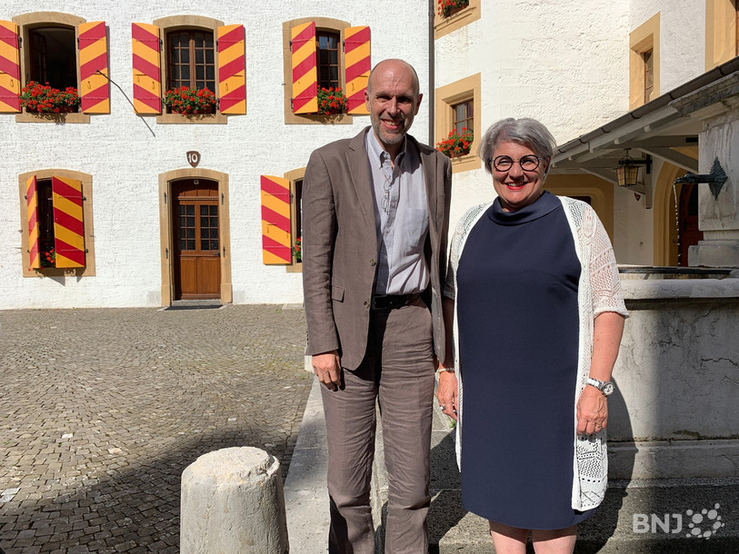 Le recteur de l'Université de Neuchâtel, Kilian Stoffel, et la conseillère d'État en charge de l'éducation, Monika Maire-Hefti, avaient le sourire après le vote du Grand Conseil
