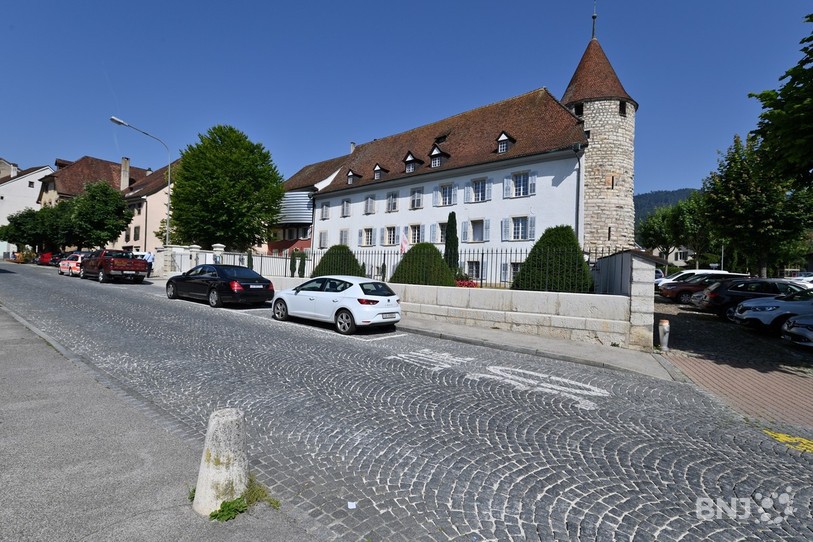 Le Parlement souhaite que le Jura étudie la possibilité de doubler le taux actuel d'imposition des frontaliers (photo : archives).