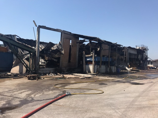 Le site de la scierie au lendemain de l'incendie.