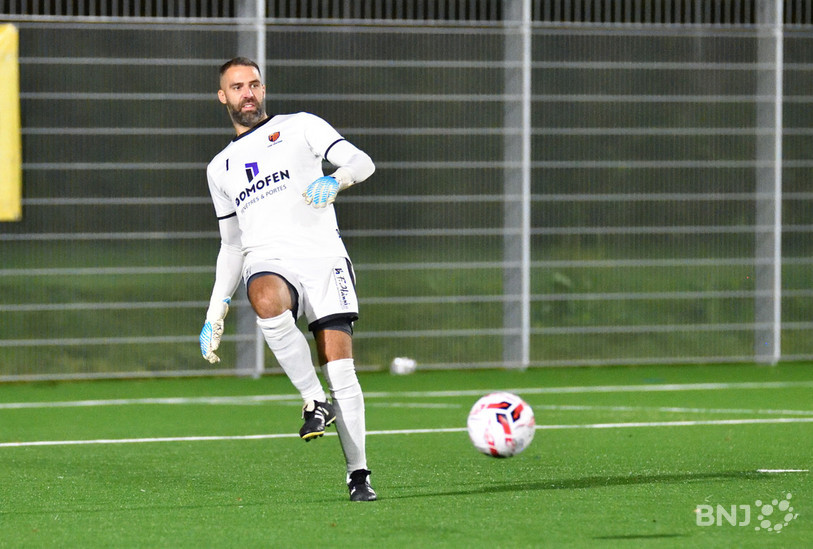 Alexandre Oudot et le FC Ajoie-Monterri ont craqué en toute fin de rencontre à Allschwil. (Photo : archives Georges Henz)