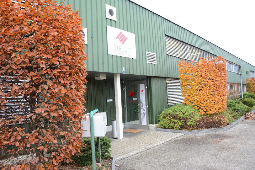 Les locaux de l'entreprise se situent actuellement dans un autre bâtiment de la zone industrielle. (Photo : Steulet Microtechnique SA)
