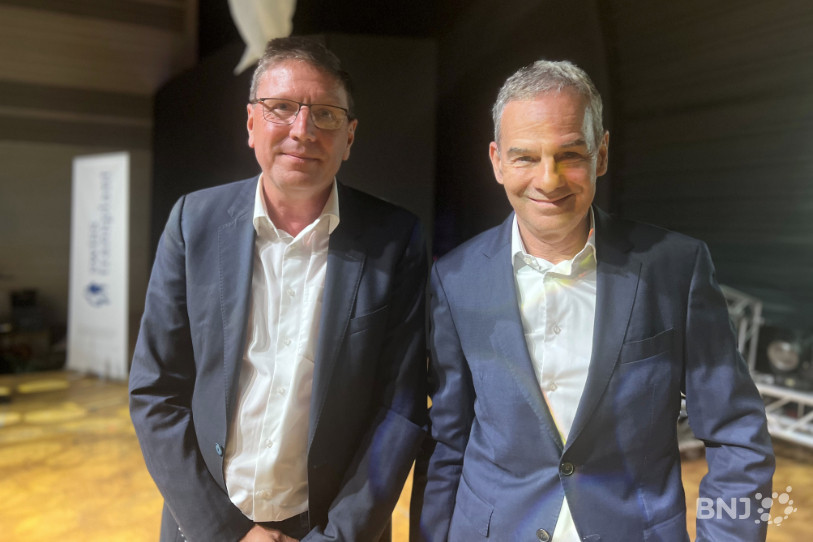 Franz Immer, chirurgien et directeur général de Swisstransplant et le cardio-chirurgien René Prêtre ont donné une conférence en ouverture de la 59e Foire du Jura.