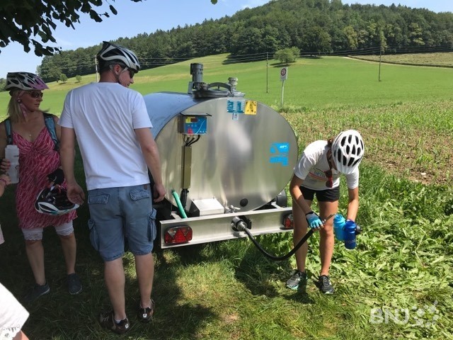 Les organisateurs ont installé une citerne contenant 2'000 litres d'eau à 5 degrés à Chatillon. 