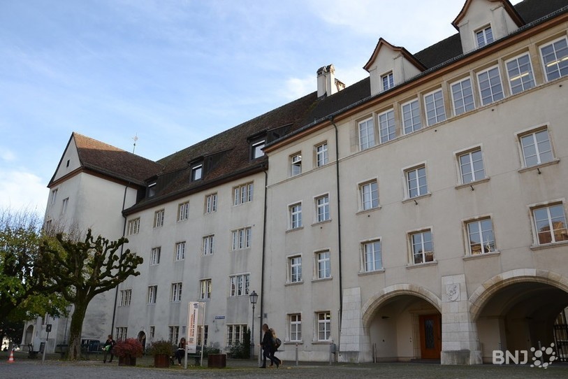 Les élèves jurassiens du postobligatoires, à l'image de ceux du Lycée cantonal, vont reprendre les cours lundi vont (photo: archives)