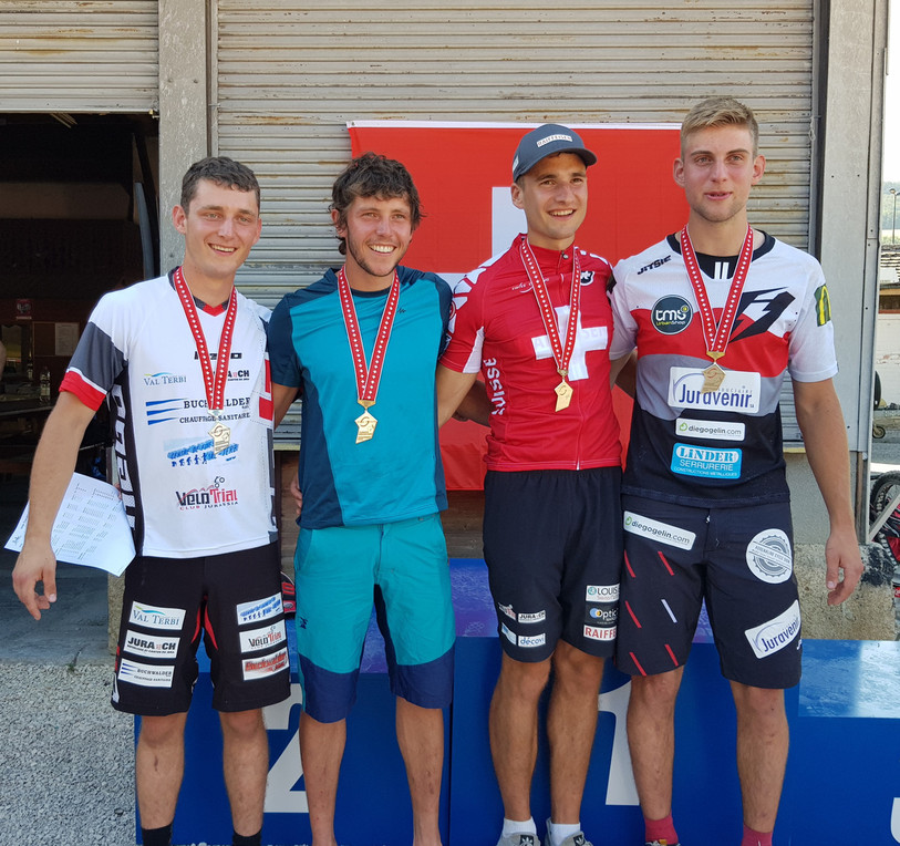 Les médaillés jurassiens du Championnat Suisse Johan Buchwalder, Loïc Vuilleme, Lucien Leiser et Yann Fringeli (de gauche à droite).