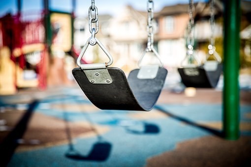 Certaines communes ont décidé de fermer leurs places de jeux (photo d'illustration).