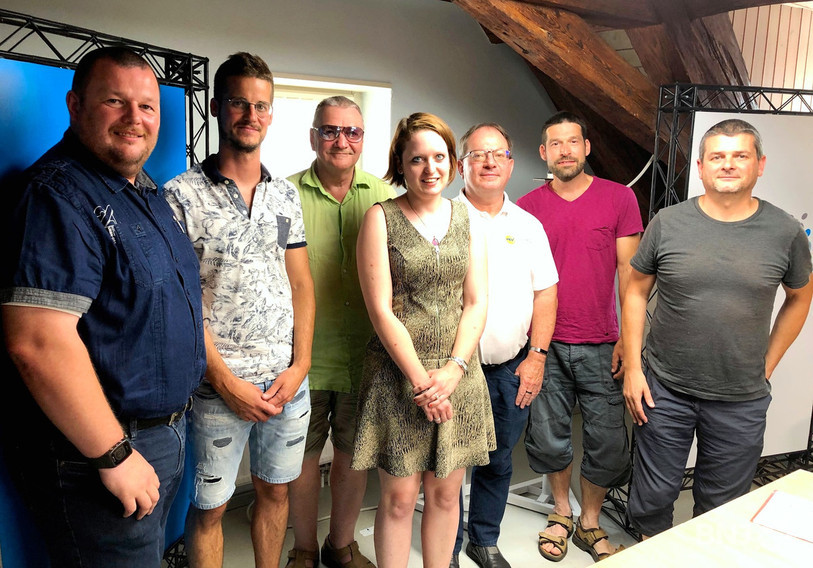 Didier Spies (UDC), Gauthier Corbat (PDC), Anselme Voirol (Les Verts), Maëlle Wenger (PLR), Philippe Siraut (PEV), Pierre-André Henzelin (PCSI) et Jämes Frein (PS, de gauche à droite) ont placé leurs premières banderilles en vue des élections fédérales de cet automne, mercredi sur RFJ.