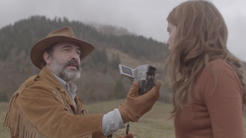 Jean Dujardin et Adèle Haenel tiennent l'affiche du dernier long métrage de Quentin Dupieux (image : NIFFF).