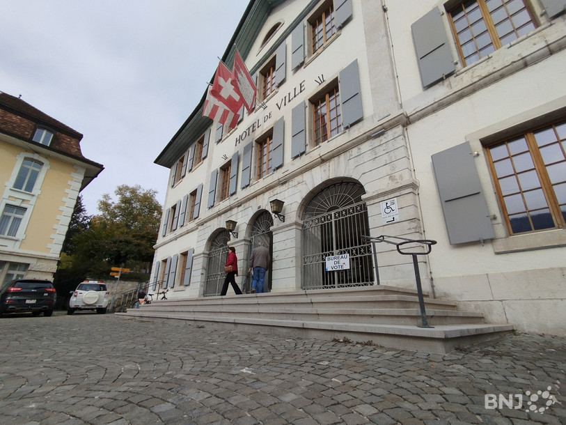 Les électeurs prévôtois ont défilé à l'Hôtel de Ville ce dimanche matin.