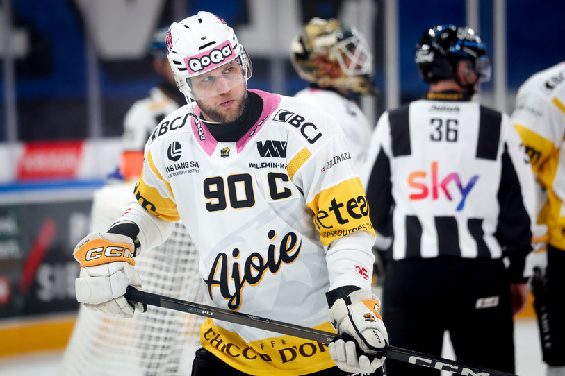 Encore un dimanche difficile pour Jannik Fischer et le HC Ajoie (photo : KEYSTONE/Christian Merz).