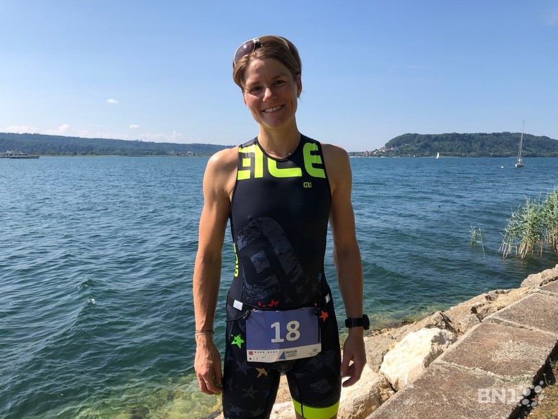 Carole Perrot savoure sa victoire au triathlon de la Neuveville.