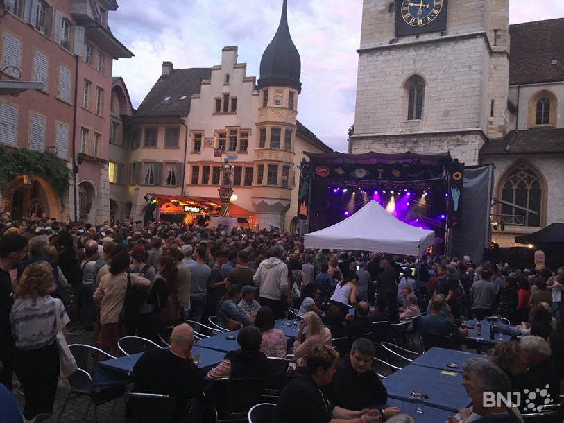 Certains concerts ont attiré jusqu'à 3'000 personnes à la place du Ring. 