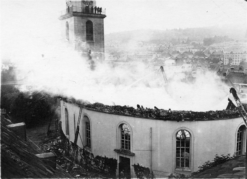 L'incendie du Grand Temple de La Chaux-de-Fonds. (Photo : DAV de la Bibliothèque de la Ville de La Chaux-de-Fonds).