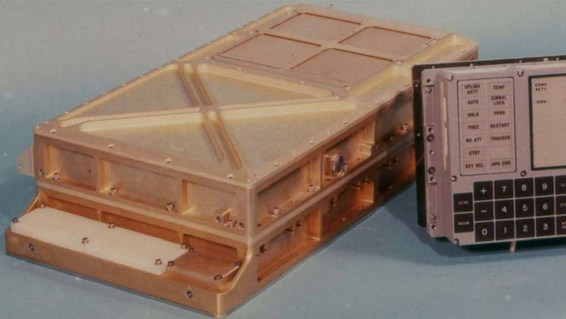 L'ordinateur de bord d'Apollo 11 pesait 32 kilos. Sa taille représentait une prouesse technologique à l'époque. Sa puissance était de 4 Ko de mémoire vive pour 72 Ko de mémoire de stockage. (Photo : Nasa)
