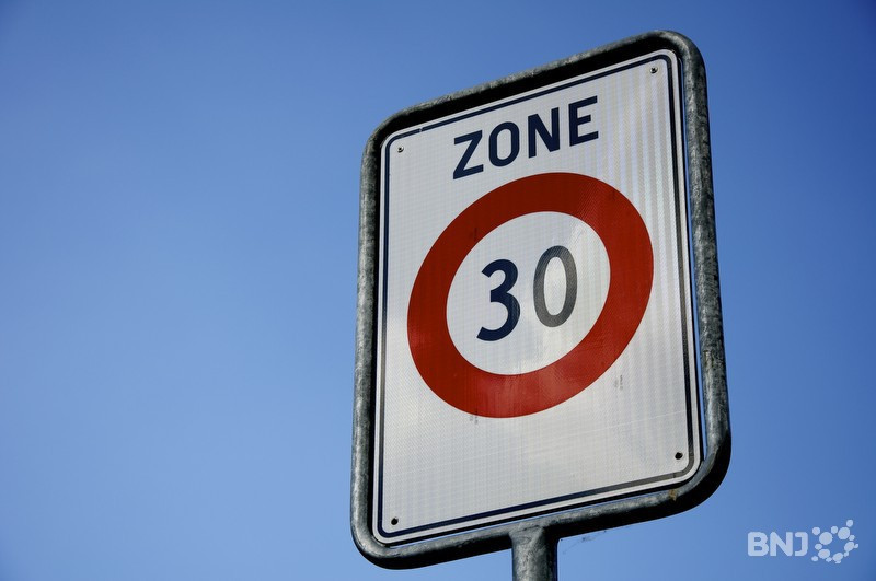 Le 30km/h de nuit pourrait être mis en place à Bienne. (Photo : archives) 